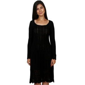 Ажурное вязаное платье черного цвета