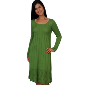 Ажурное вязаное платье зеленого цвета